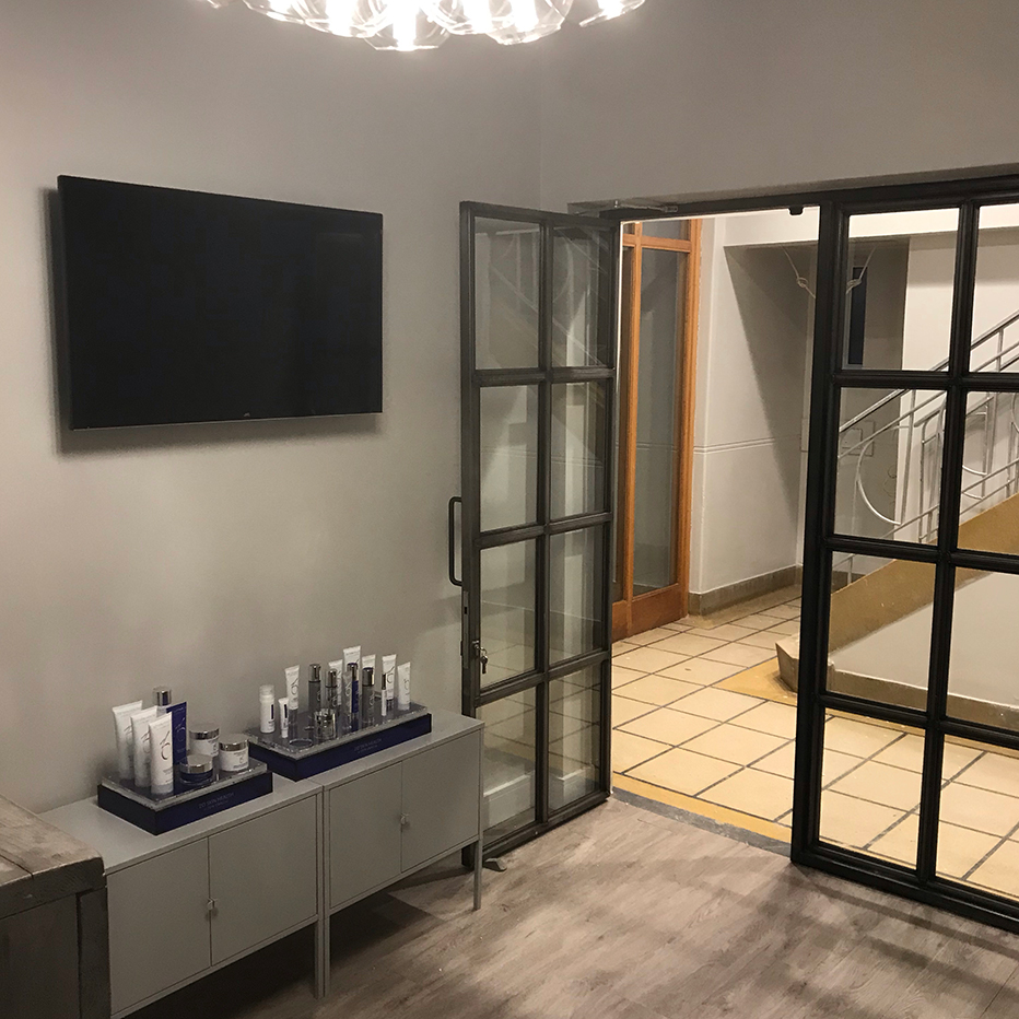 Eterno Aesthetics Reception Entrance
