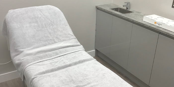 Eterno Aesthetics Treatment Table
